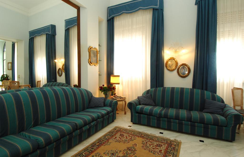 Grande Albergo Quattro Stagioni Rieti Bagian luar foto