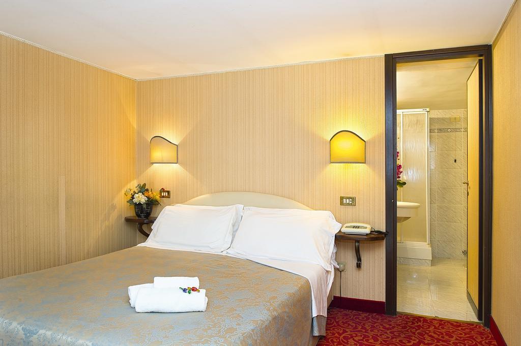 Grande Albergo Quattro Stagioni Rieti Ruang foto