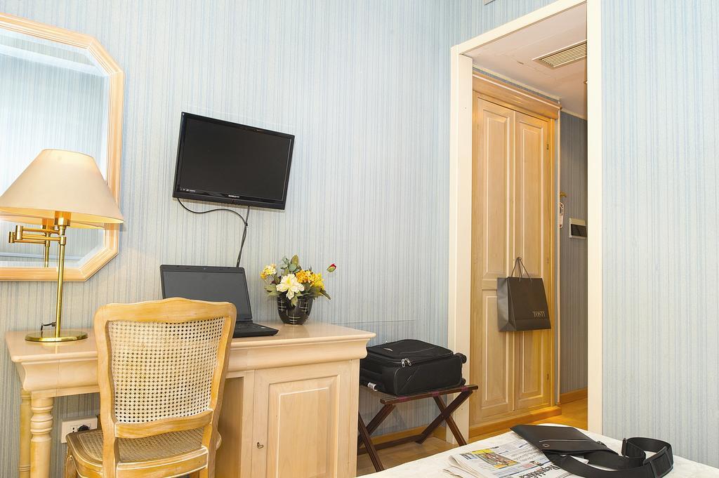 Grande Albergo Quattro Stagioni Rieti Ruang foto