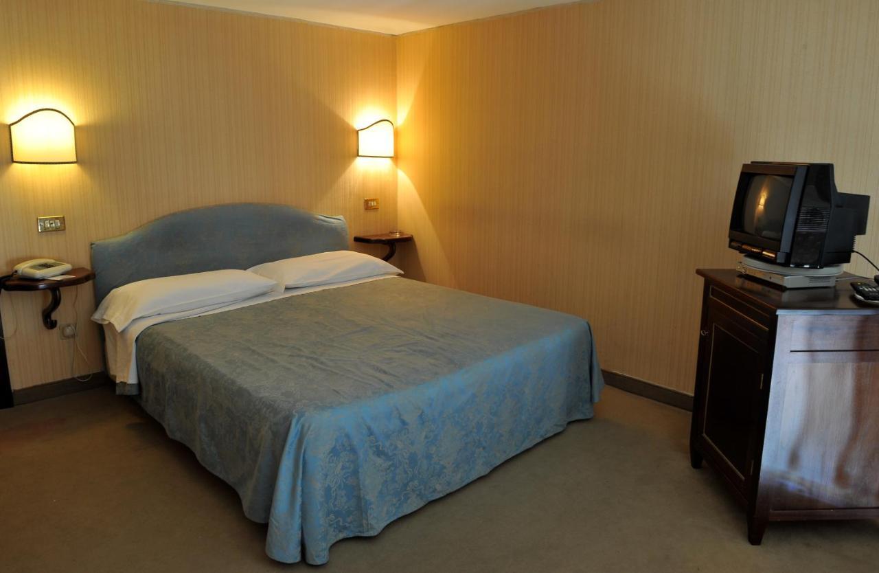 Grande Albergo Quattro Stagioni Rieti Bagian luar foto