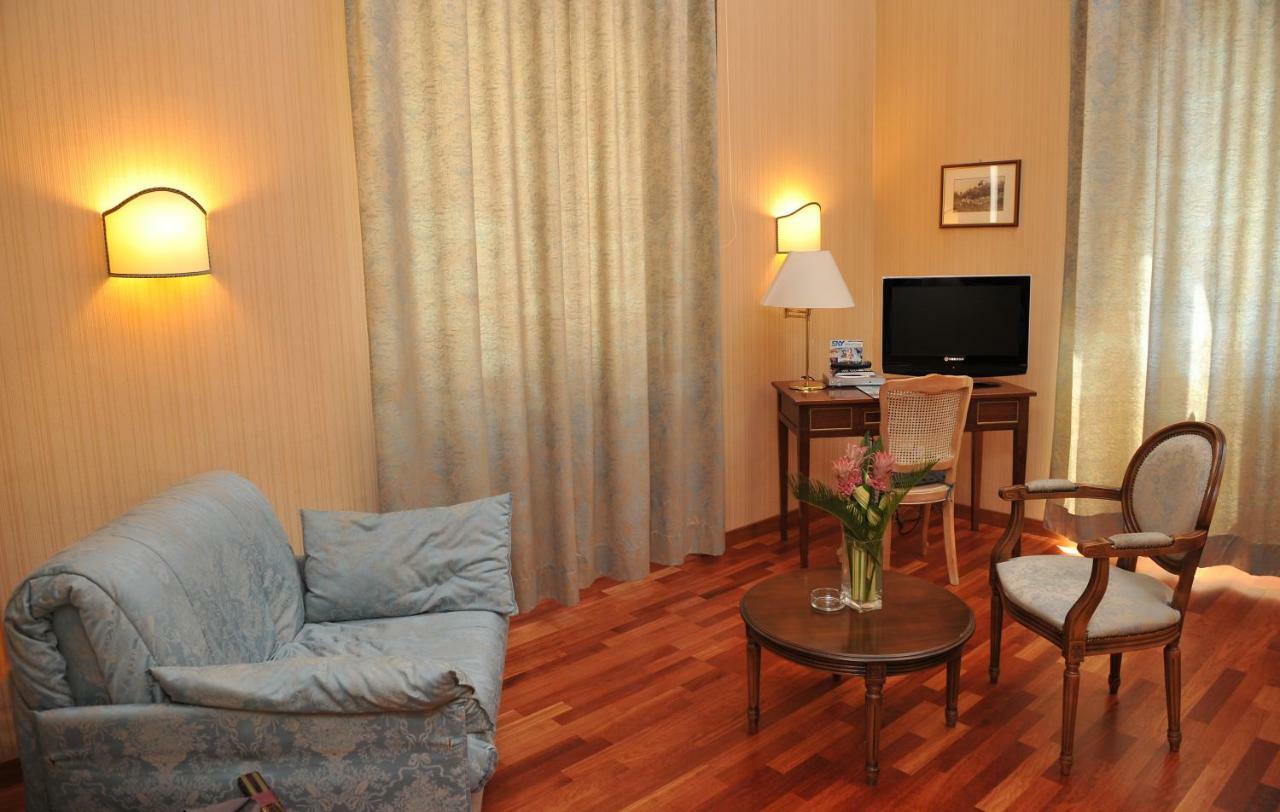 Grande Albergo Quattro Stagioni Rieti Bagian luar foto